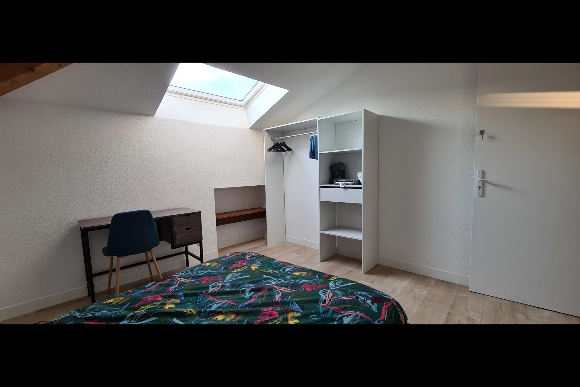 Chambre 4 vue bureau T5 colocation Lafargues Limoges
